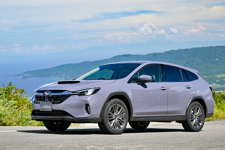 スポーツワゴンの「レヴォーグ」をベースにクロスオーバースタイルに仕立てた「レヴォーグ レイバック」。しかしその意匠は、あくまで都会的なイメージを意図したもので、「レガシィ アウトバック」とは狙いが違うのだ。