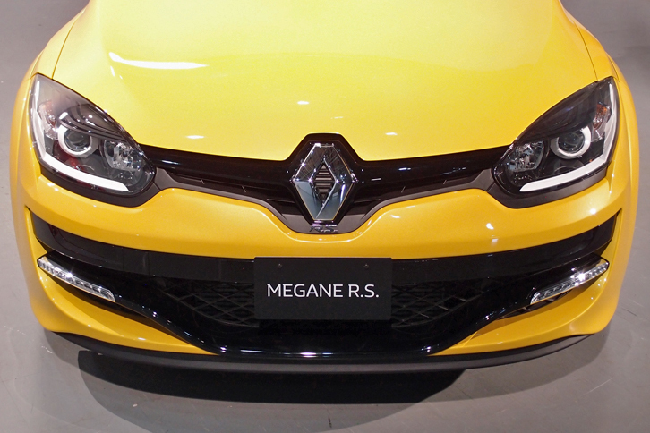 メガーヌR.S. 273パックスポール