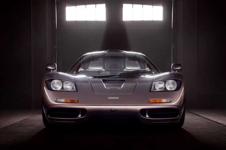 グッディング＆カンパニーのペブルビーチオークションに出品された、1995年の「マクラーレンF1」。新車としてまず日本に輸出され、後にアメリカに渡った車両だという。