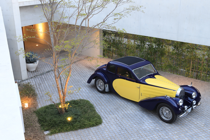 1936年に生産された「ブガッティ・タイプ57ヴァントー」にも試乗。ブガッティの歴史とともに、タイプ57を含む試乗した車両のこれまでについて詳しく紹介します。（photo：荒川正幸）