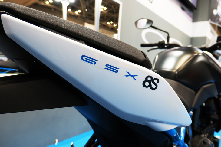 スズキGSX-8S