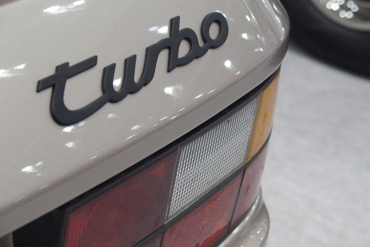 ポルシェ944ターボS（1988年）／Mars