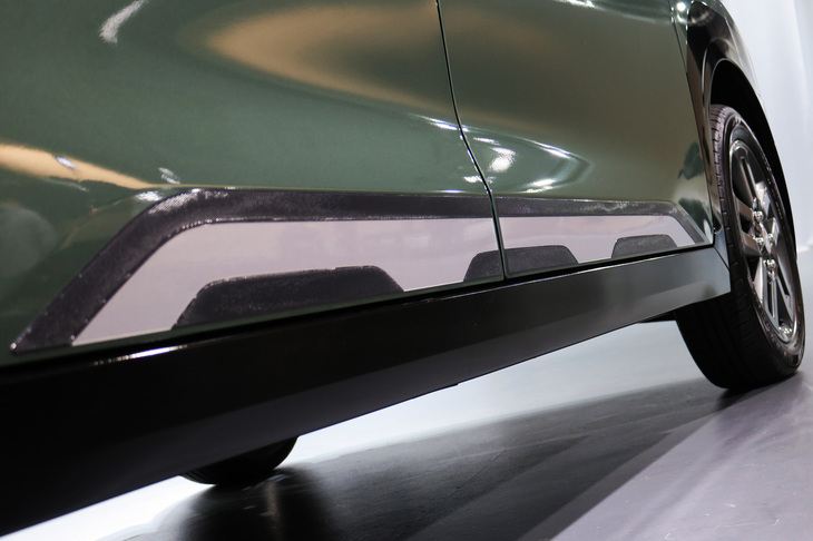 三菱デリカミニTプレミアム（サイドシル）