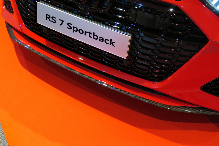 アウディRS 7スポーツバック（フロントリップスポイラー）