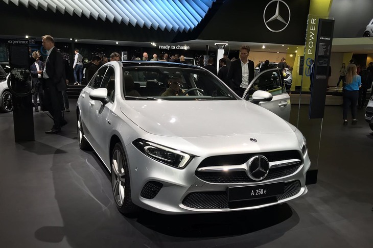 メルセデス・ベンツA250e