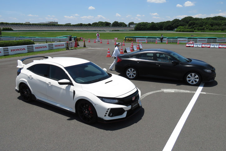 新型「シビック タイプR」と、新型「シビックセダン」をベースとした研究試作車。