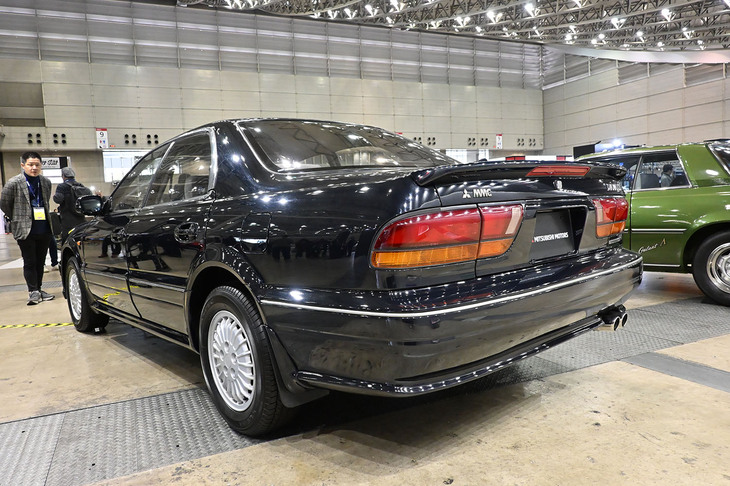 三菱ディアマンテ（1990年）