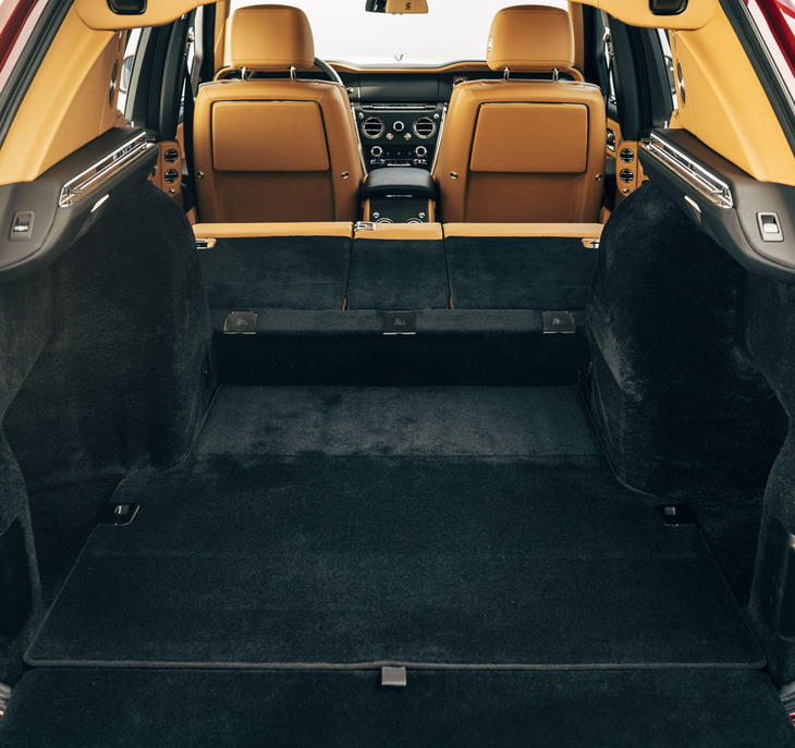 ロールス・ロイス・カリナン（ラゲッジスペース）