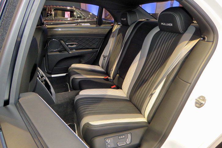 ベントレー・フライングスパーV8 Sストラトゥスエディションbyマリナー（リアシート）