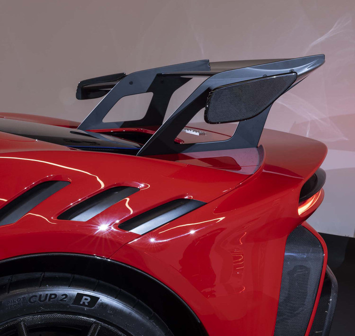 フェラーリSF90 XXストラダーレ（リアウイング）