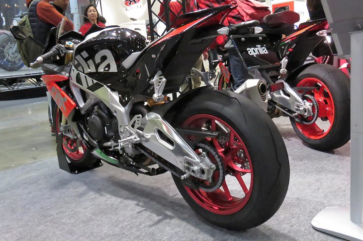 アプリリアRSV4 RF
