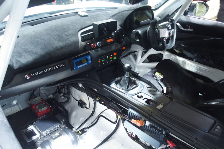 マツダ スピリット レーシング・ロードスターCNFコンセプト