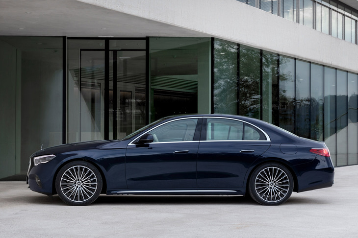 メルセデス・ベンツEクラス（サイドビュー）