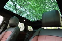 テスト車にはサンルーフがオプション装着（20万5000円）されていた。サンシェードは備わるが開閉はできない。