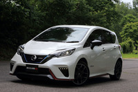 今回の「ノートe-POWER NISMO」の見どころは「フロントL.S.D.」が装着されたこと。その効果は明らかで、タイトコーナーからの加速時に高いトラクション性能を発揮していた。