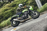 「Z900RSカフェ」には、車体の挙動を安定させる制御システム「KTRC（カワサキトラクションコントロール）」が備わる。
