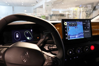 ディスプレイはメーターが7インチ、インフォテインメント対応のセンターが19インチ。