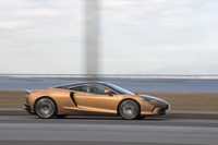 「マクラーレンGT」の最高出力は620PS。最大トルクは630N・mで、その95％以上を3000-7500rpmの広範囲にわたって発生する。