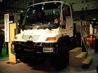 新型「メルセデスベンツ・ウニモグ」が発売