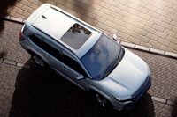 プランビューに近い視点で見た、新型「スバル・フォレスター」。