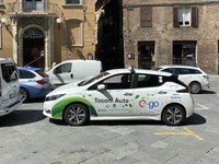 2代目「日産リーフ」のタクシー。2020年6月にシエナで。