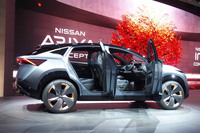「ニッサン アリア コンセプト」ではクーペライクなルーフラインや21インチの大径ホイールなど、スタイリッシュなエクステリアデザインが採用されている。