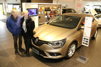 ショールームで。夫人のドナータさんと共に。