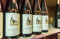 「シャトー・ドゥ・シェンゲン（Chateau de Schengen）」のラベルは、フランスの作家、ヴィクトル・ユーゴーが描いたもの。