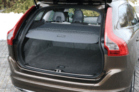 後席は40：20：40分割可倒式で、状況に応じて荷室容量を拡大することができる。（写真をクリックすると、シートアレンジが見られます）