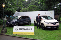 「ルノー・キャプチャー カンヌ」とルノー・ジャポンの大極 司代表取締役社長。