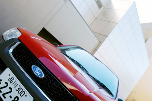 【スペック】全長×全幅×全高＝4400×1825×1710mm／ホイールベース＝2620mm／車重＝1500kg／駆動方式＝4WD／2.3リッター直4DOHC16バルブ（157ps／6000rpm、20.7kgm／4500rpm）／車両本体価格＝229.0万円（テスト車＝同じ）