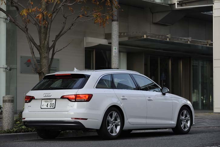 
	「アウディA4アバント1.4 TFSIスポーツ」は、2リッターグレードから遅れること約6カ月、2016年10月に日本市場へ導入された。
	