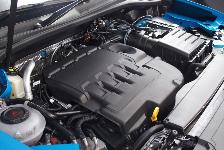 アウディQ3スポーツバック（エンジン）