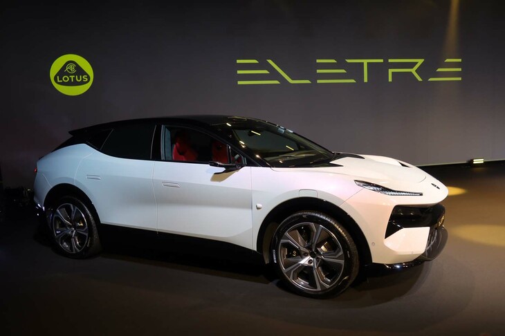 価格は「エレトレS」（写真）で2332万円。「エレトレR」は2585万円の値札を付ける。