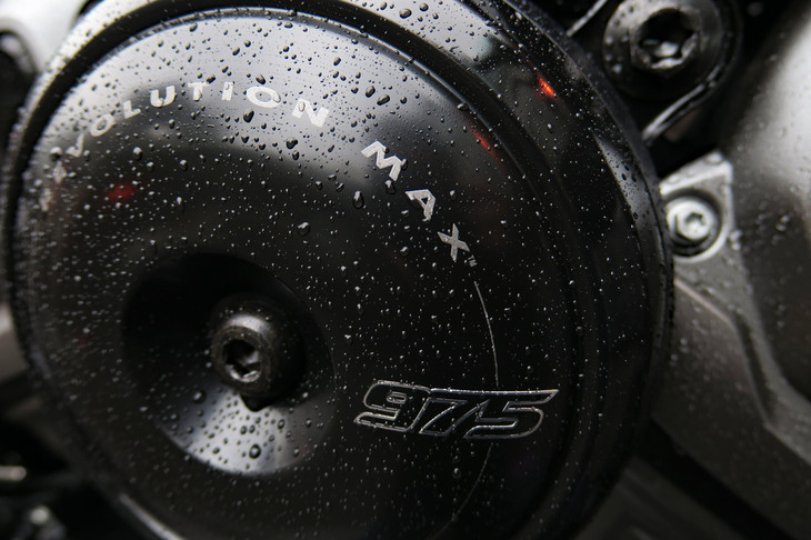 ハーレーダビッドソン・ナイトスター（エアクリーナーカバー）