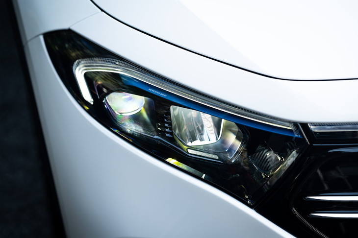 メルセデス・ベンツEQA250（ヘッドランプ）