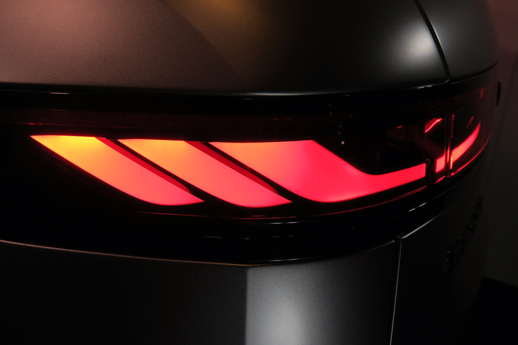 ランドローバー・レンジローバー スポーツ（テールランプ）