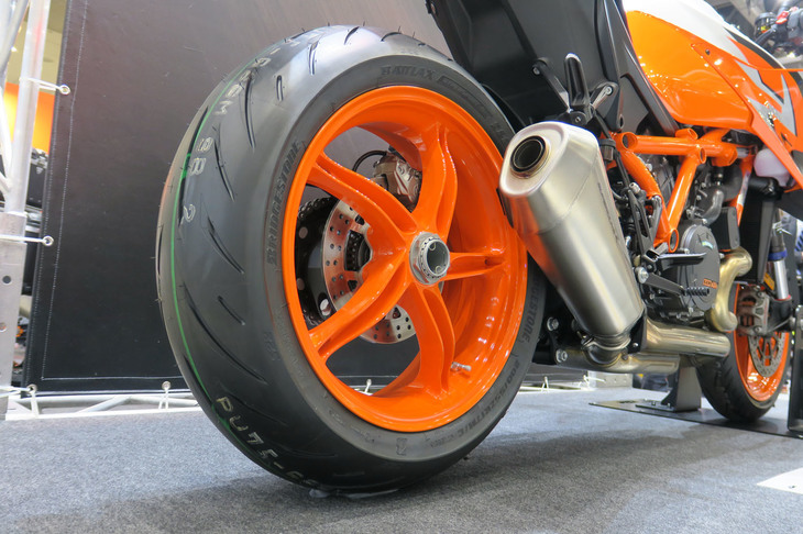 KTM 1290スーパーデュークRエボ