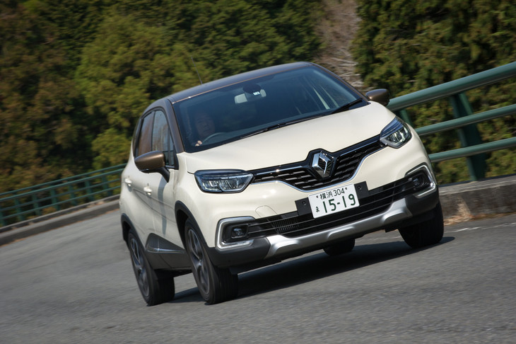 ボディーカラーはいずれもツートンで、テスト車に採用されている「イヴォワール＋カプチーノM」を含む、全4種類のバリエーションが用意されている。