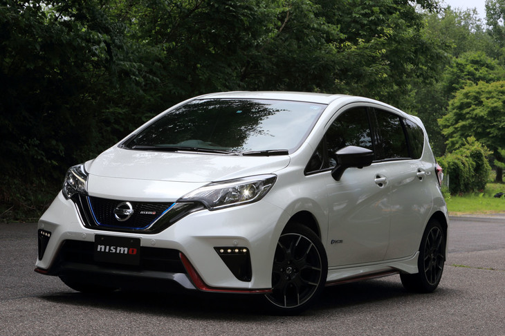今回の「ノートe-POWER NISMO」の見どころは「フロントL.S.D.」が装着されたこと。その効果は明らかで、タイトコーナーからの加速時に高いトラクション性能を発揮していた。