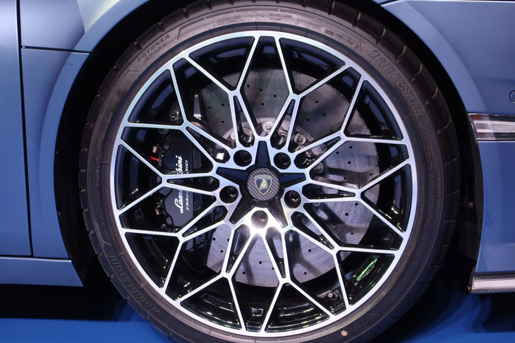 ランボルギーニ・テメラリオ（フロントホイール）