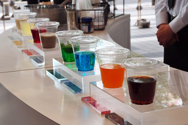 発表会場では、「ザ・ビートル」のボディーカラー（全8色）をイメージした8種類のドリンクが来場者に提供された。