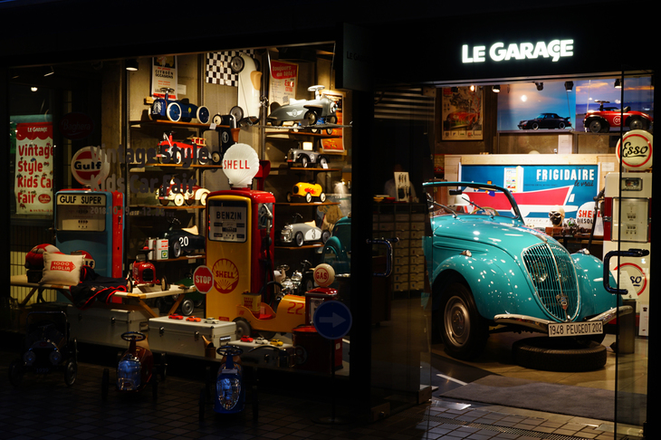 LE GARAGE
〒106-0032　東京都港区六本木5-17-1アクシスビル1F　03-3587-2785
www.legarage.jp