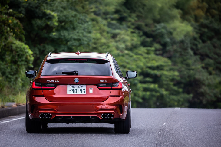 「D3 Sツーリング」の標準仕様車は0-100km/h加速タイムが4.8秒、最高巡航速度が270km/hとアナウンスされている。20インチホイールを装着した場合は、最高巡航速度が3km/h低下するという。