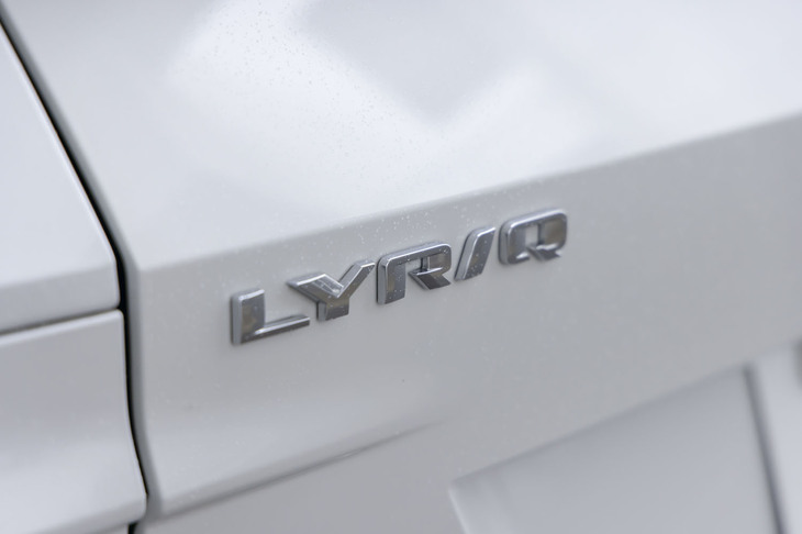 車名の「LYRIQ」とは、英語で歌詞、あるいは叙情詩の意味。クルマのキャラクターにマッチした、実に耽美な名称だ。
