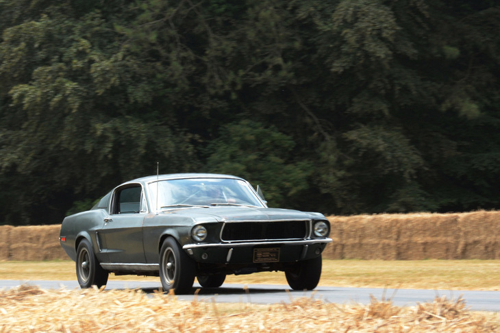 2018年夏の英グッドウッド・フェスティバル・オブ・スピードで走行シーンを披露した「フォード・マスタングGT390」。