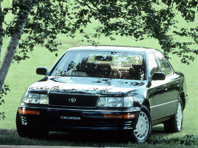 「トヨタ・セルシオ」（写真）や「日産スカイラインGT-R」（R32型）、「ユーノス・ロードスター」などがデビューした1989年は“日本車のヴィンテージイヤー”と呼ばれている。