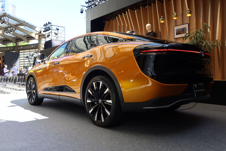 トヨタ・クラウン クロスオーバー