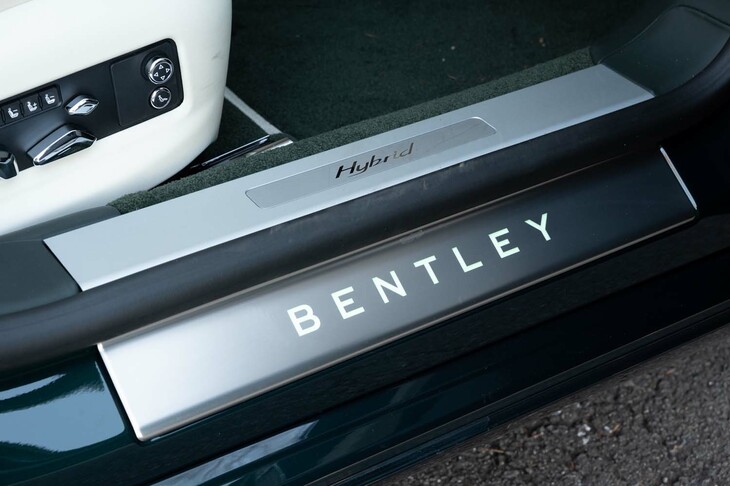 ベントレー・フライングスパー ハイブリッド