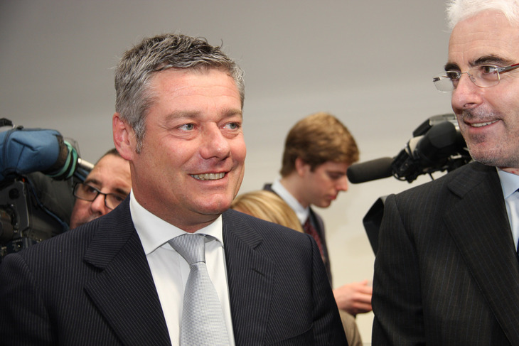 2010年5月、カンビアーノ本社で開催した創立80周年式典で。シルヴィオ・アンゴリCEO（右）と。